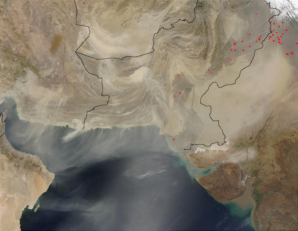 Sandsturm über dem Arabischen Meer und Pakistan