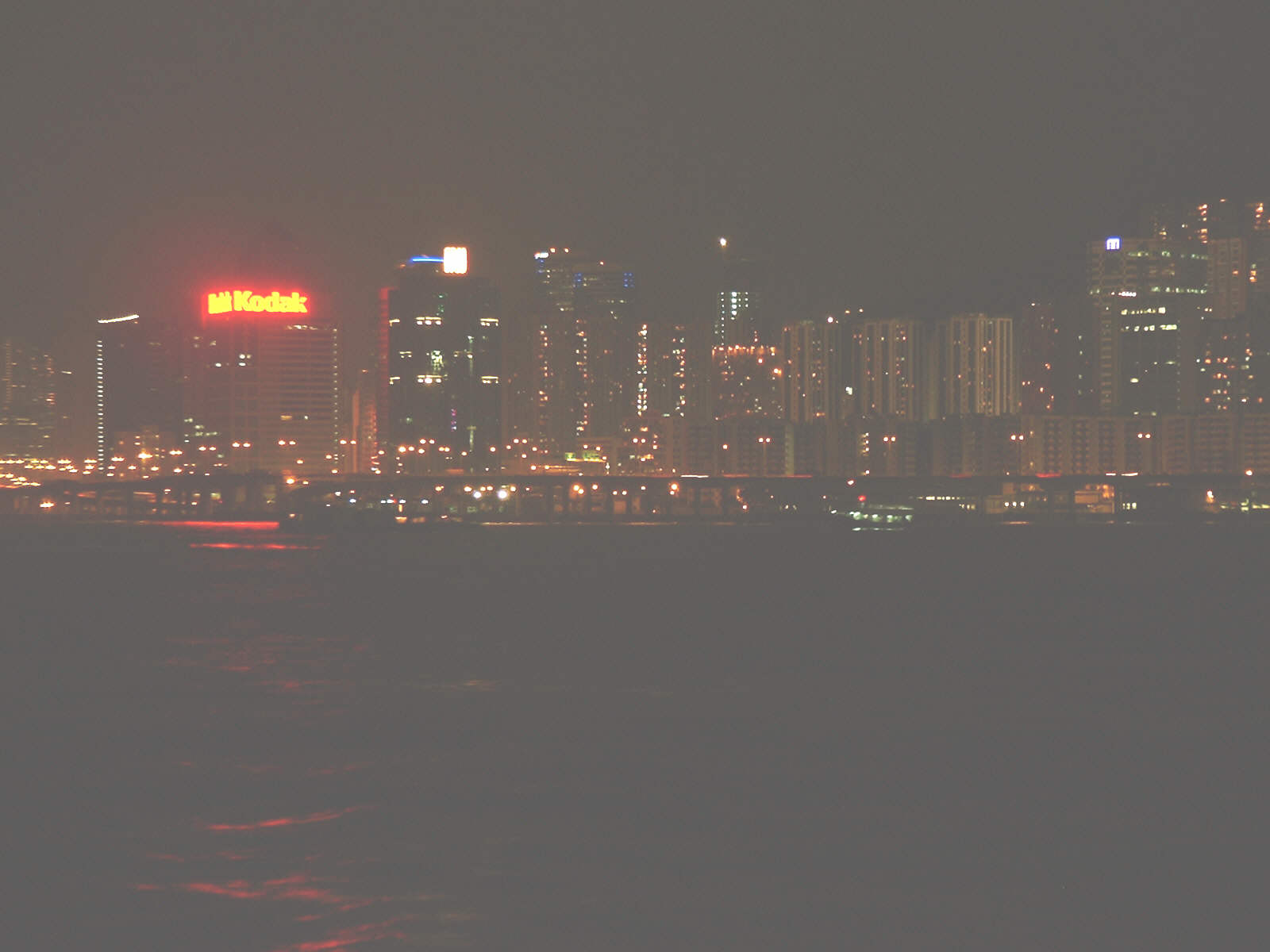 Nächtliches Hongkong vom Harbour Plaza aus betrachtet - China