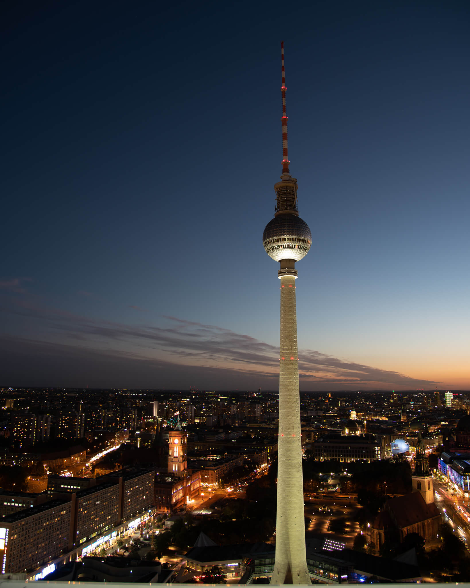 Sonnenuntergang in Berlin mit Fernsehturm