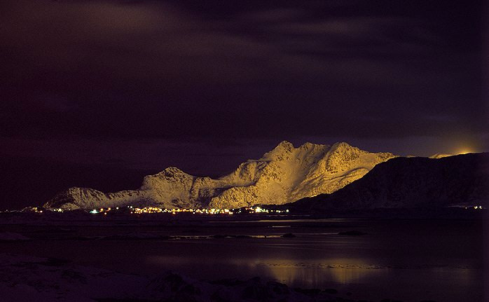 Stamsund bei Nacht - Lofoten - Norwegen