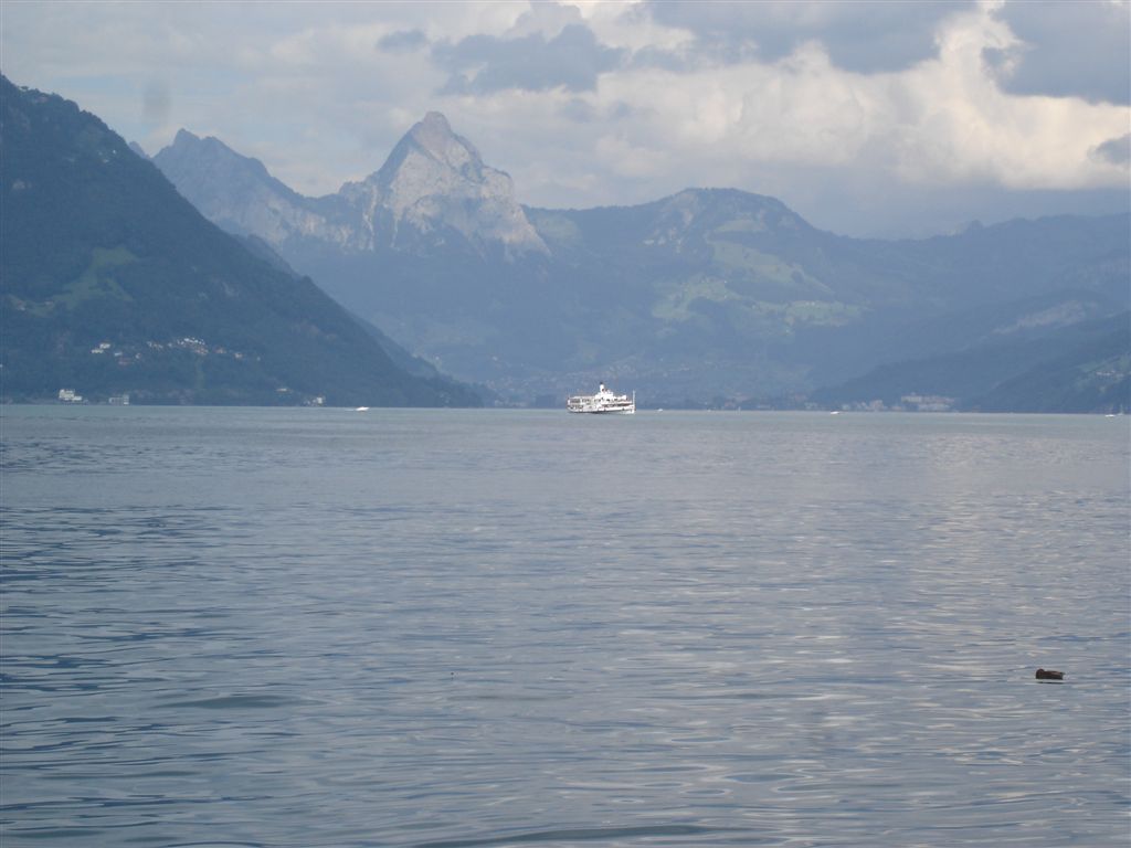 Schiff auf dem Vierwaldstättersee - Schweiz