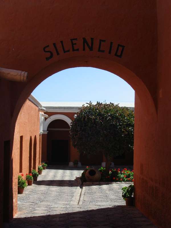 Torbogen im Kloster Santa Catalina